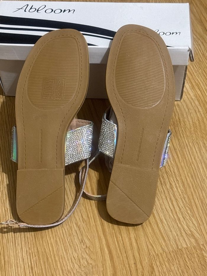 Sandales femme plate neuf avec boîte - taille 38 - photo numéro 3
