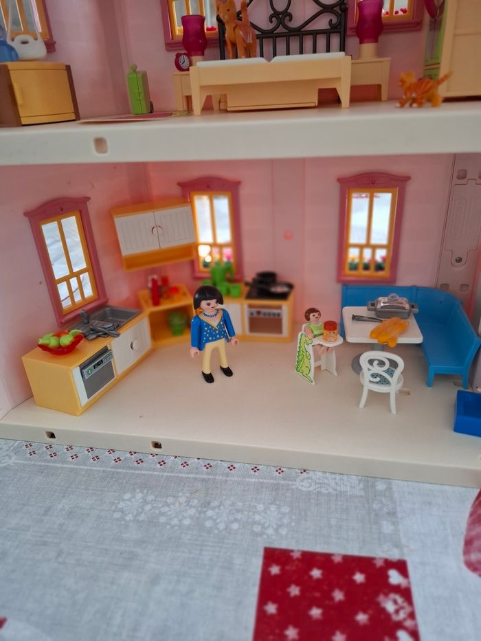 Grande maison rose Playmobil Dolhouse complète - photo numéro 2