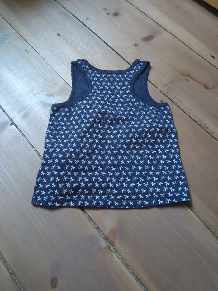 Débardeur bleu marine fleurs blanc 6 ans - photo numéro 3