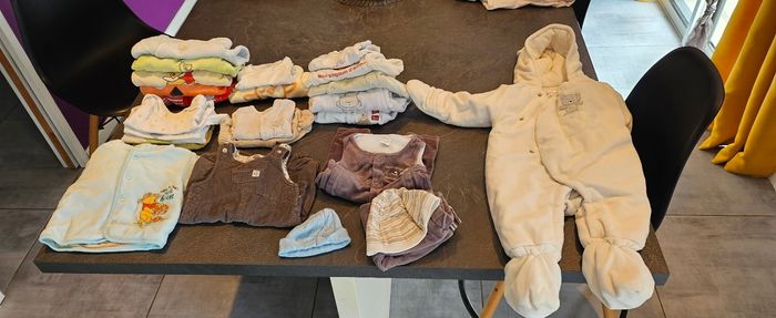 Lot de vêtements 0-1-3 mois