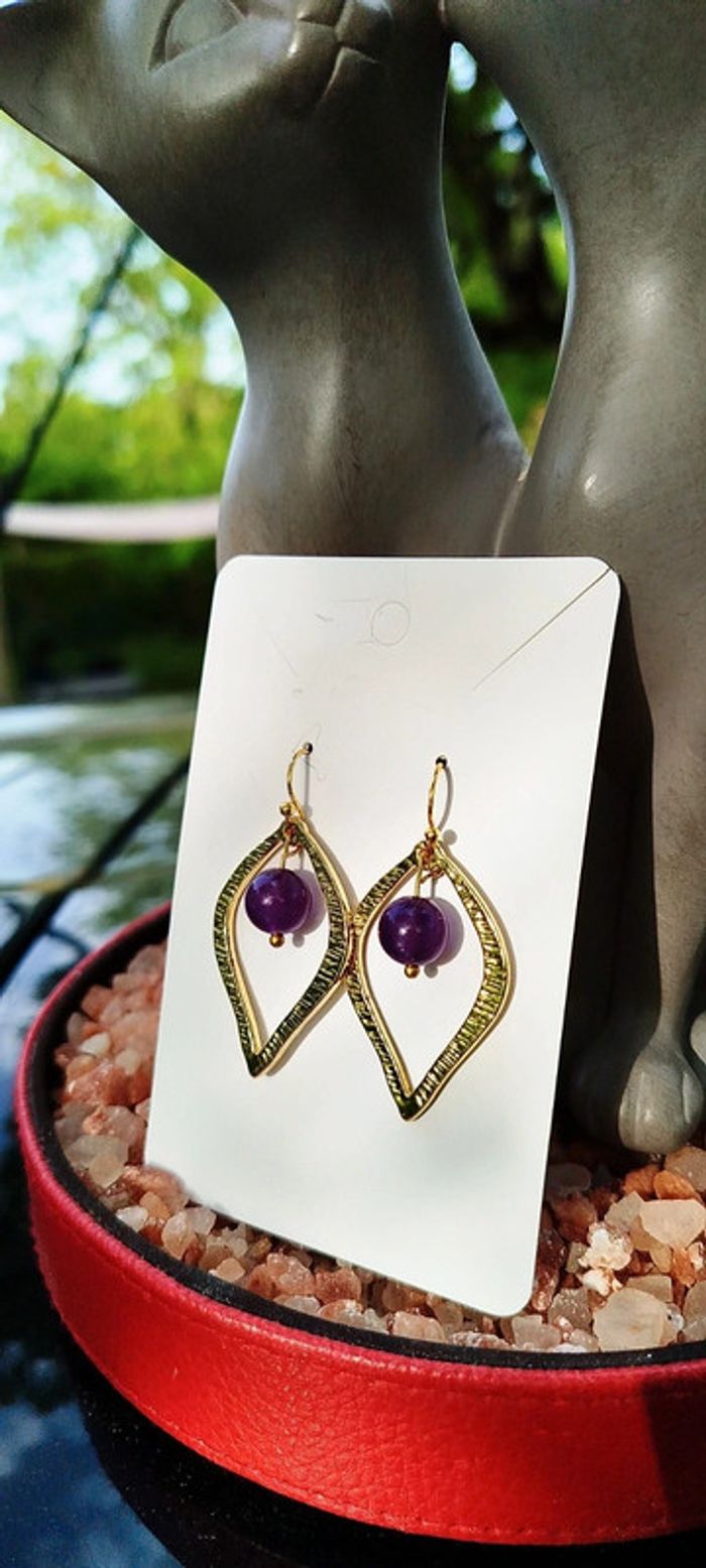 Éclat Royal – Boucles d'oreilles en plaqué or 18 carats & Améthyste naturelle - photo numéro 7