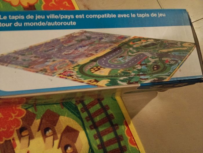 Tapis de jeu Sol avec 100 voitures ville/pays en excellent état marque playtive - photo numéro 14