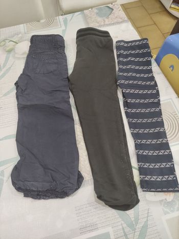 Lot pantalons et un legging