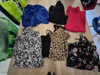 Lot vetements femme taille 40  40 pieces