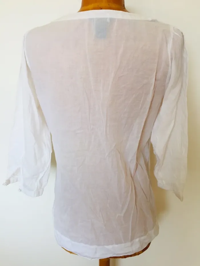 Blouse blanche ajourée - photo numéro 2