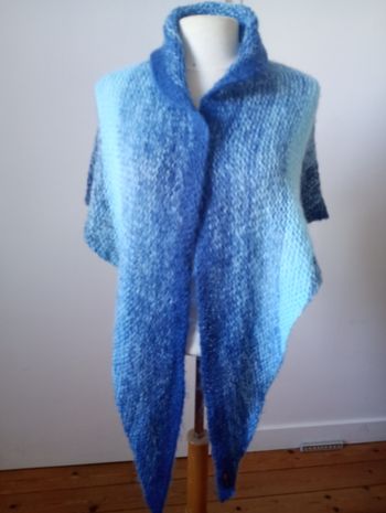 Châle triangle en laine