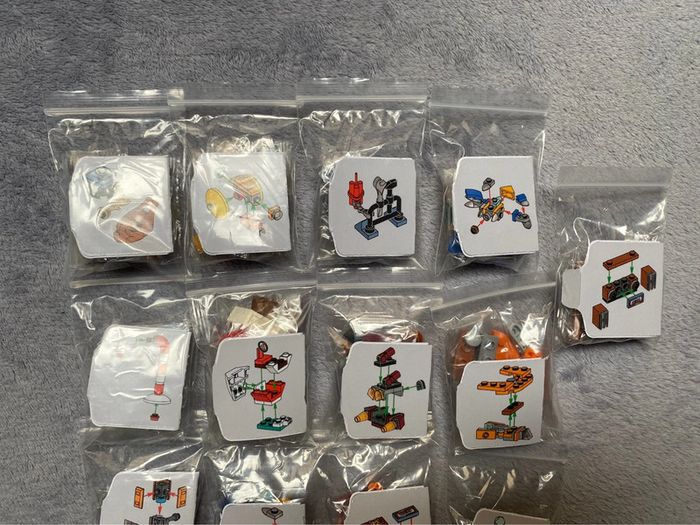 Lot de 17 surprises lego marvel studios the guardians of the galaxy holiday special - photo numéro 2