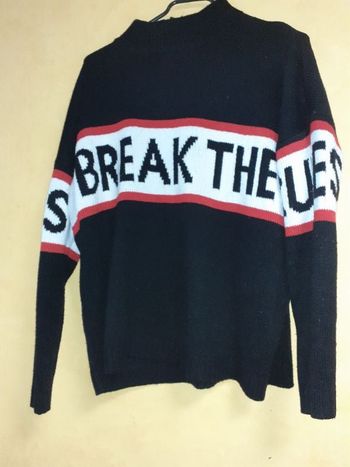 Pull taille M jennyfer