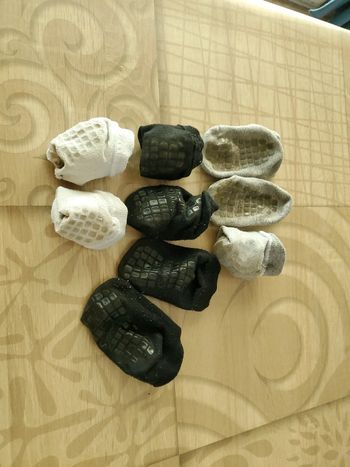 Lot 7 chaussettes antidérapantes Simply Kids Chaussettes 6/12 mois