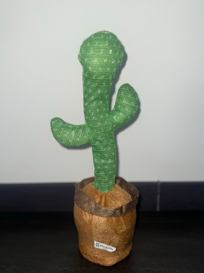 Cactus Interactif Neuf – Repété ,Parle, Chante, Danse et S’Illumine - photo numéro 5