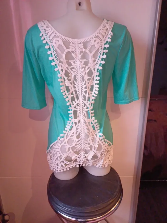 Joli tee shirt dos macramé vert d eau taille M