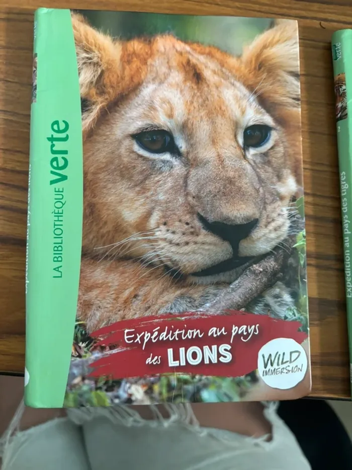 Lot de 2 livres expédition au pays - photo numéro 5