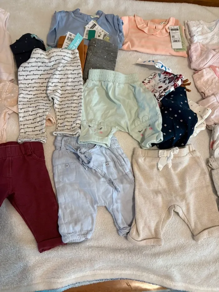 Lot complet vêtements bébé fille 1 mois (Benetton, DPAM, Orchestré) Neuf et Excellent état - photo numéro 9