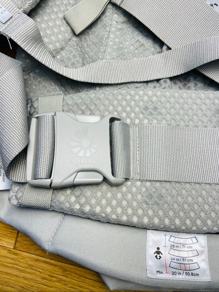 Porte bébé physiologique Ergobaby Omni Breeze Neuf - photo numéro 2
