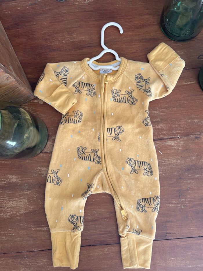 Combinaison 1 mois Dim orange avec tigre