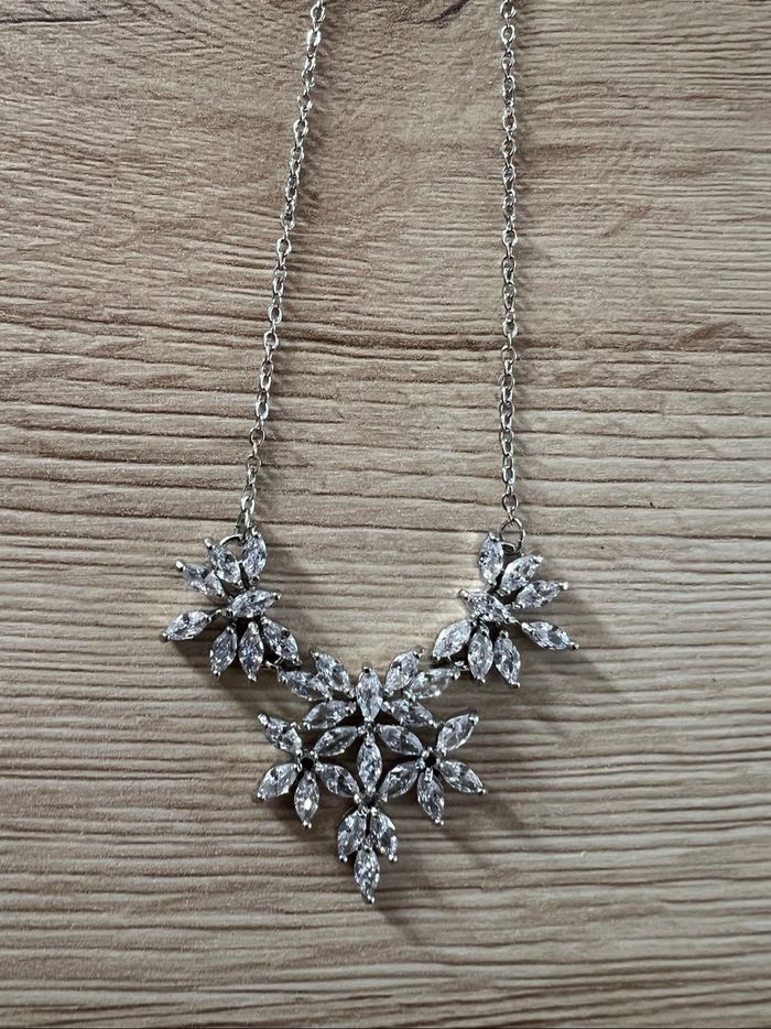 Boucle d’oreille et collier - photo numéro 2