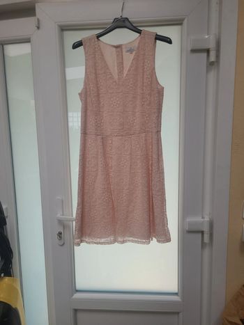 Robe rose poudré taille 40