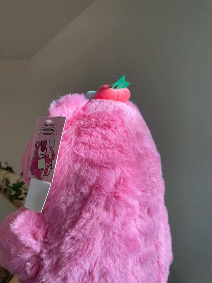 Grande peluche Disney Pixar Lotso l'ours à la fraise 🍓 - photo numéro 5