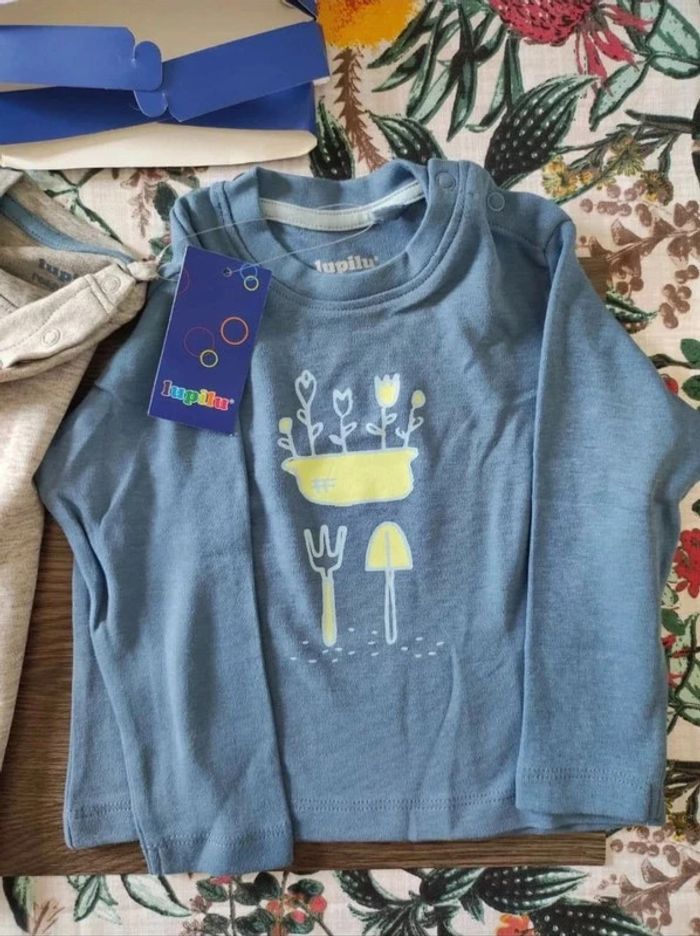 2 tee-shirts - photo numéro 3