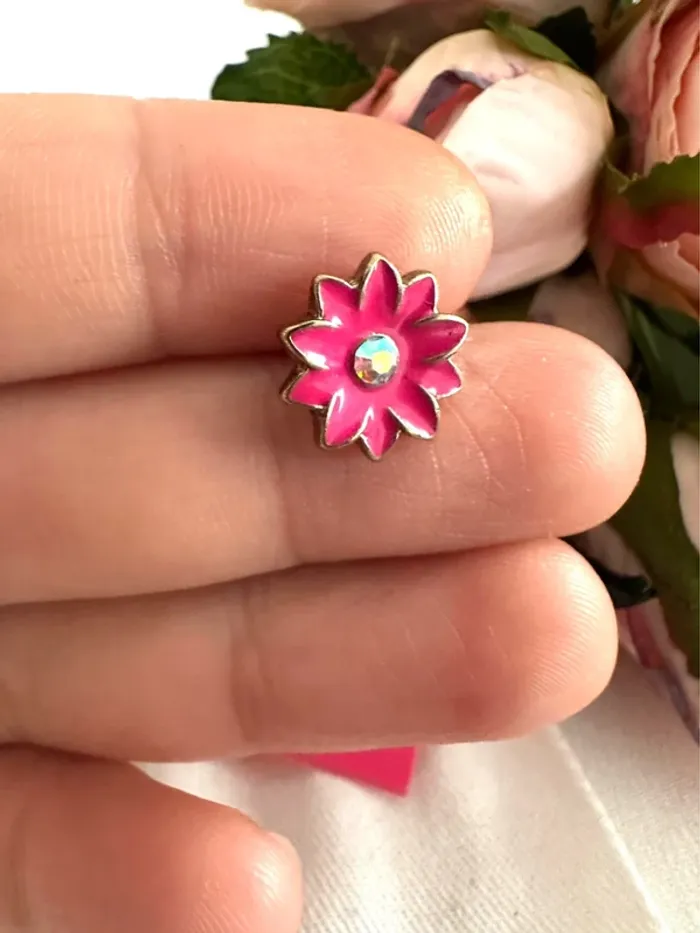 Boucles d’oreilles Betsey Johnson fleurs roses à strass - photo numéro 10