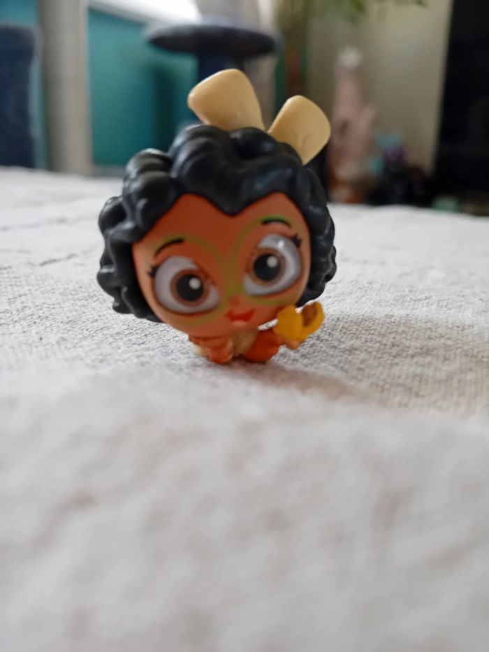 Doorables figurine disney encanto mirabel