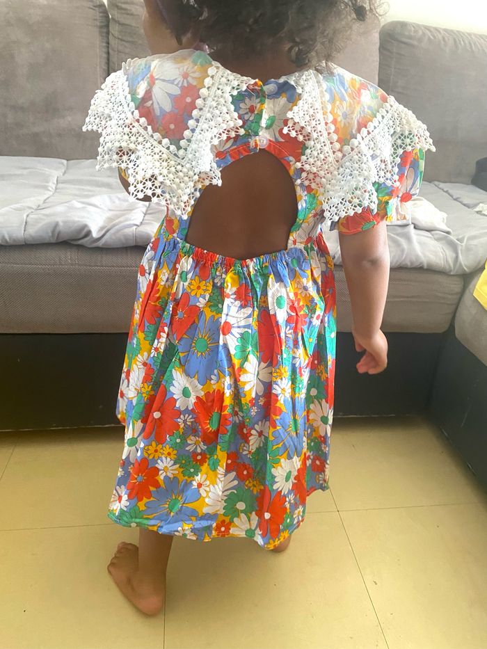 Robe liberty avec col dentelle transparente 3/4 ans - photo numéro 2