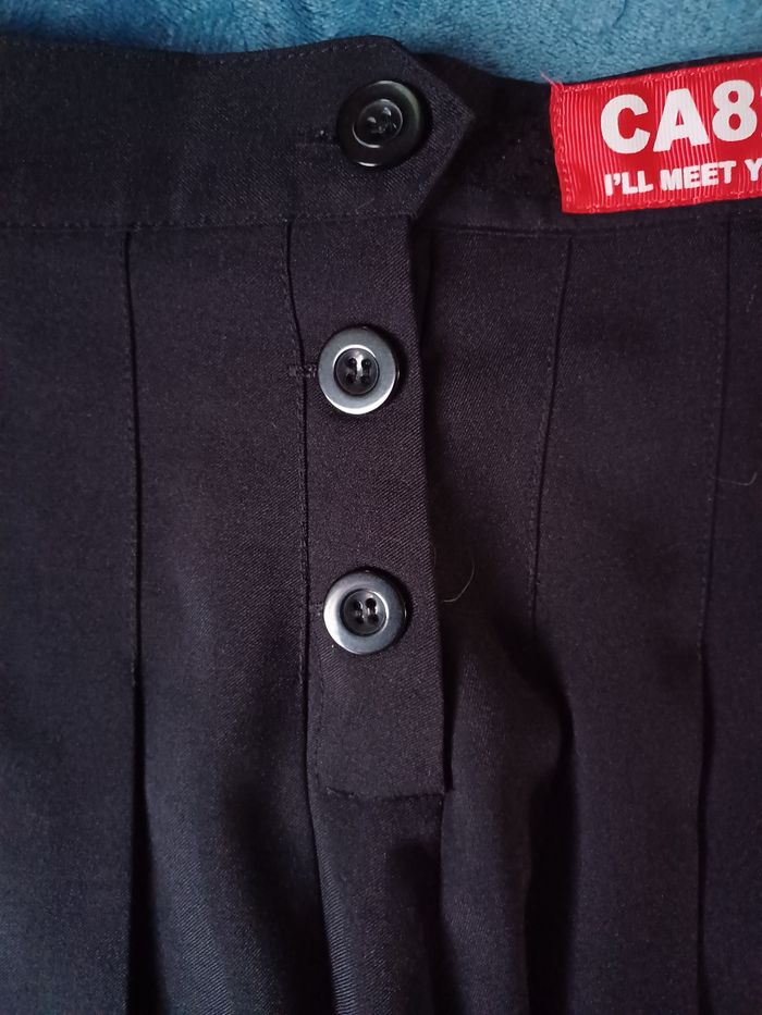 Jupe noire plissée - photo numéro 3