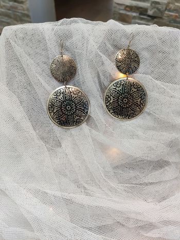 Très originales boucles d’oreille