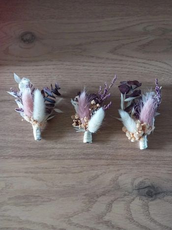 Barrettes / boutonnieres en fleurs sechees