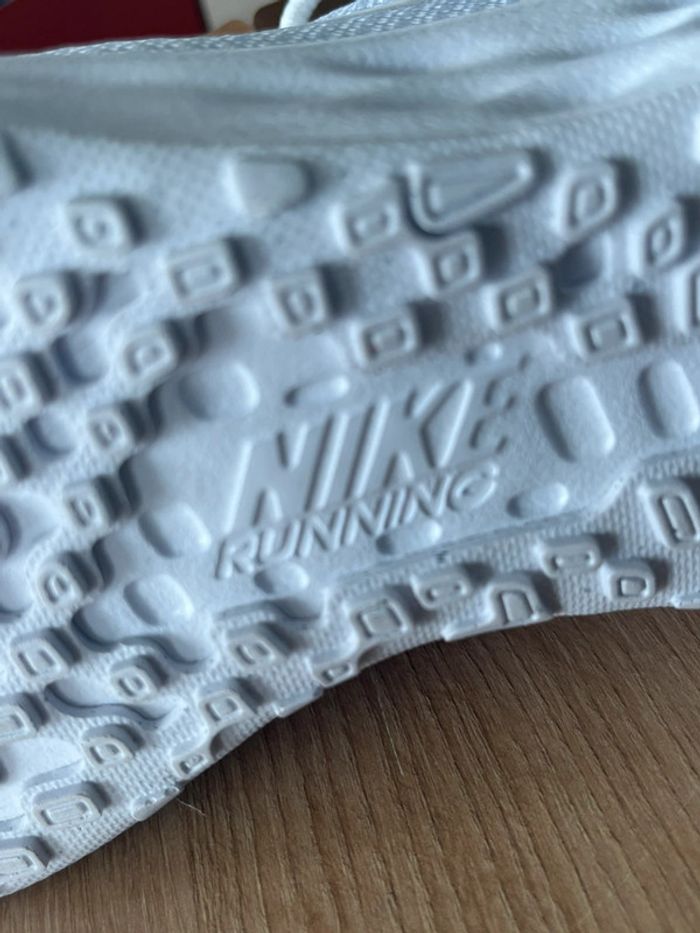 Baskets , Nike , Blanches , Femmes , Taille 39 , neuves - photo numéro 10