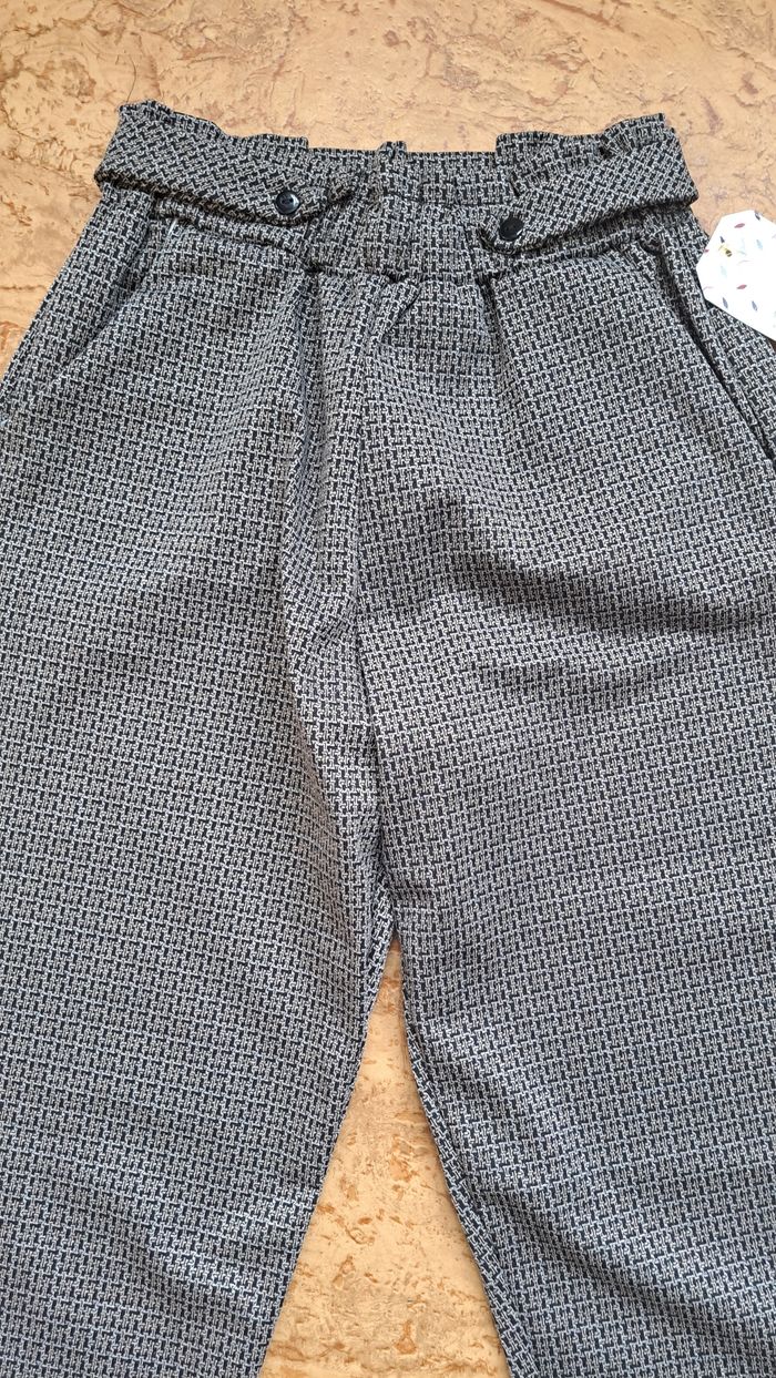 Pantalon neuf étiquetté 14 ans - photo numéro 4