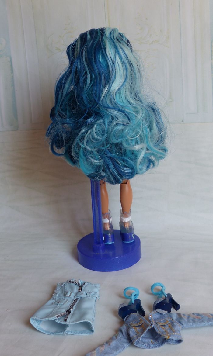 poupee Rainbow High Skyler Bradshow - photo numéro 2