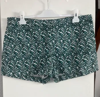 Short taille basse