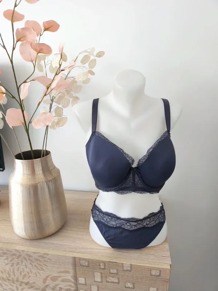 Soutien gorge Etam microfibre et dentelle bas assorti disponible - photo numéro 2