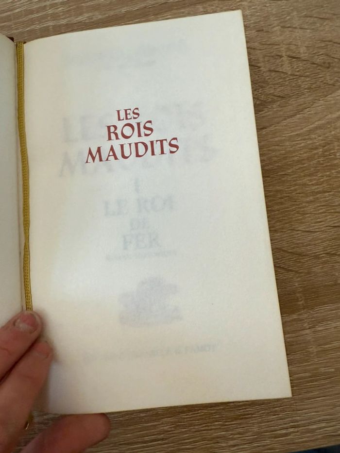 📚 livre : Les rois maudit - le rois de fer 📚 - photo numéro 3