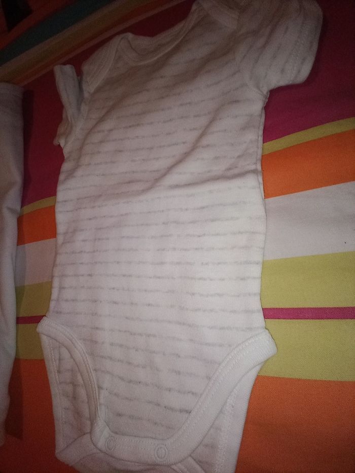 Lot de 3 body neuf 3 mois - photo numéro 4