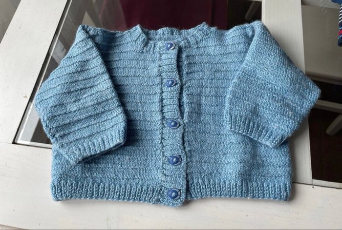 Lot de 3 pulls/ gilets / polaire - taille 6 mois - photo numéro 2