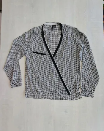 Haut blouse Mango - motif carré - taille XS - décolleté cache-coeur