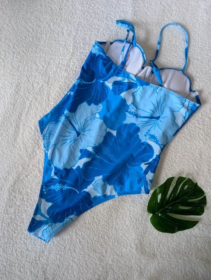 🩵 Maillot de bain une pièce - M - photo numéro 4