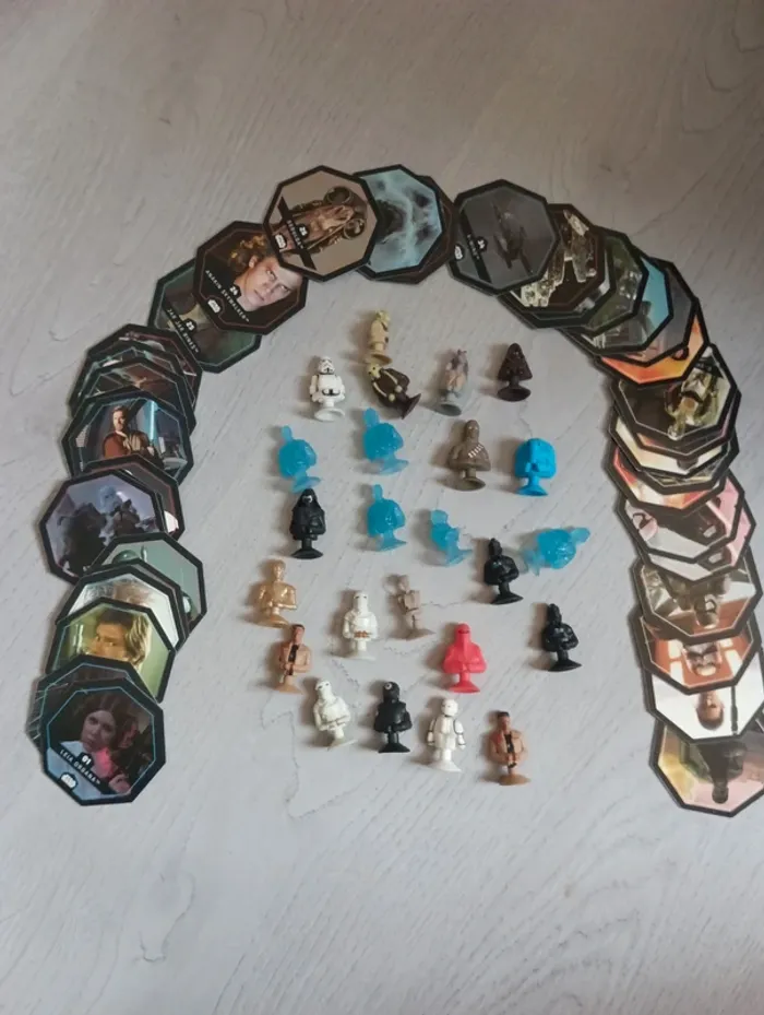 Lot stars Wars cartes+ figurines