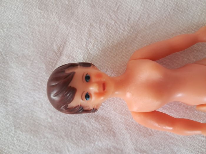 Poupée ancienne Ari + 1 vêtement Hauteur 11 cm - photo numéro 3