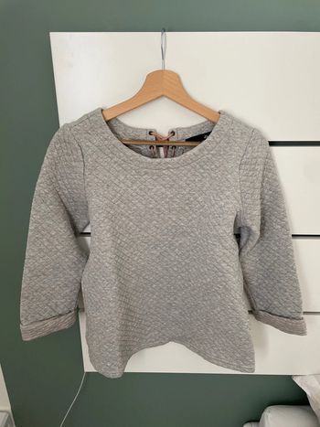 Pull matelassé gris