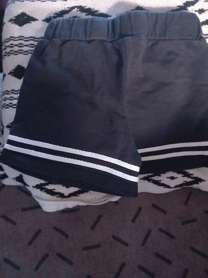 Short taille 3ans 94cm - photo numéro 4