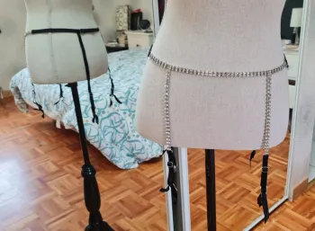 Porte jarretelle strass