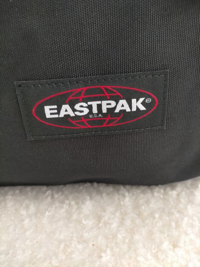 Sac à dos Eastpak noir 24L - photo numéro 3