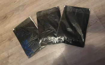 Lot de trois paires de collants noirs opaque , 20 denier taille L/40. Neuf.