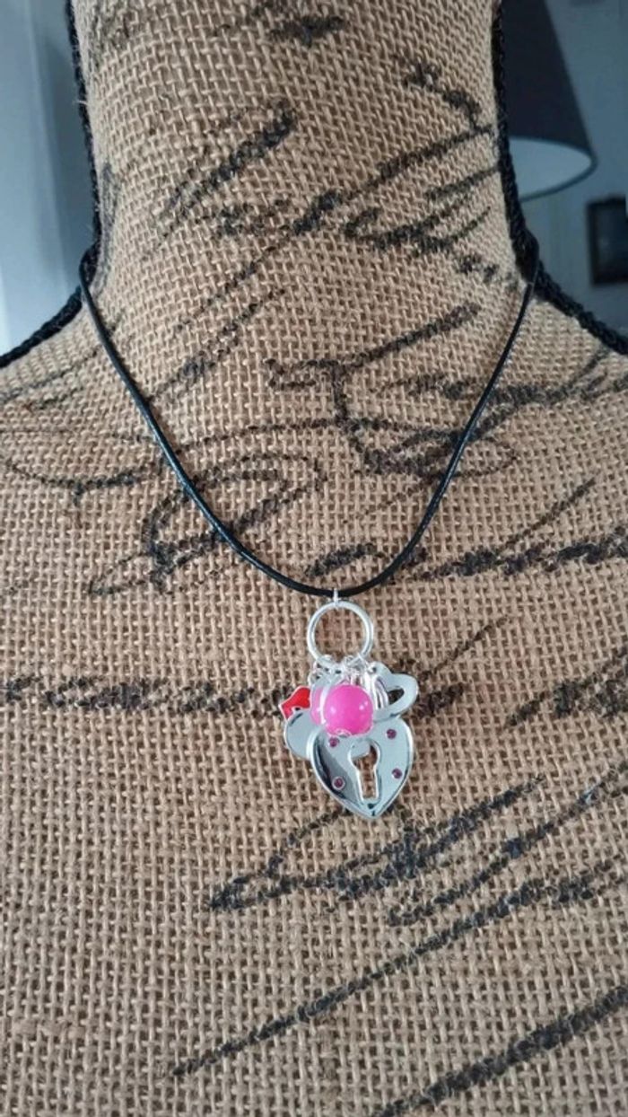 Collier  multi  pendentifs  argenté rose  rouge noir