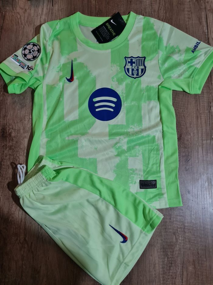 Maillot football FC Barcelone - Taille 8 ans - photo numéro 2