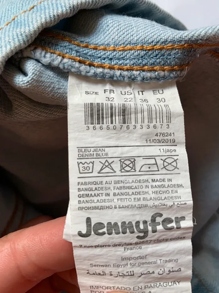 Jupe en jean bleu clair boutonnée - photo numéro 6