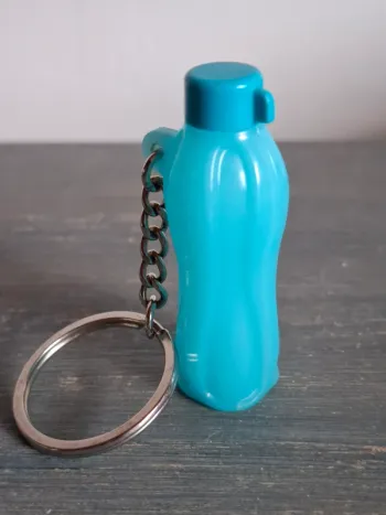 Porte clef clé tupperware gourde bleu turquoise